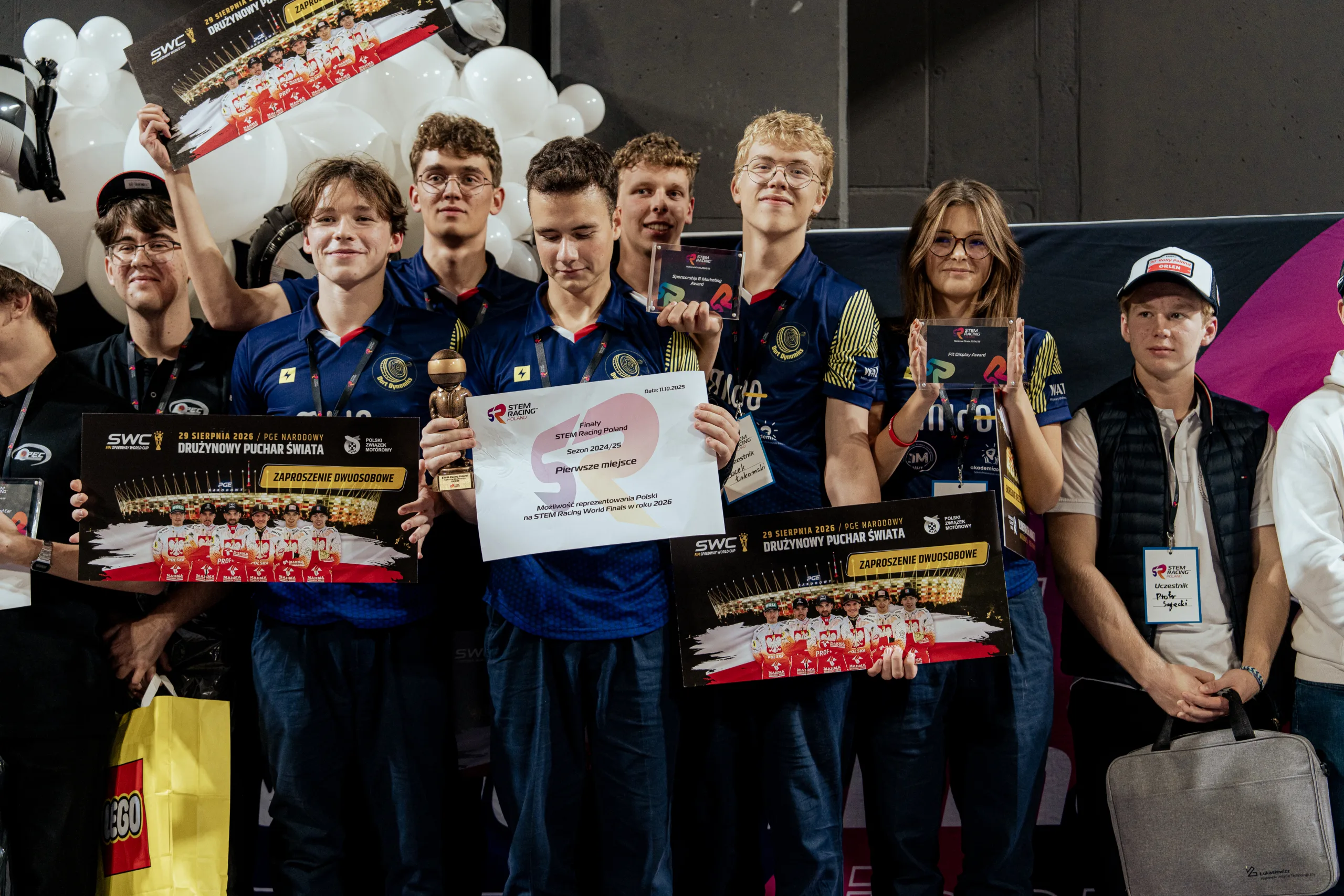 Dart Dynamics na podium